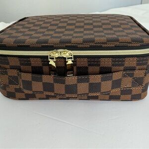 Checkered Brown and Black unisex travel bag